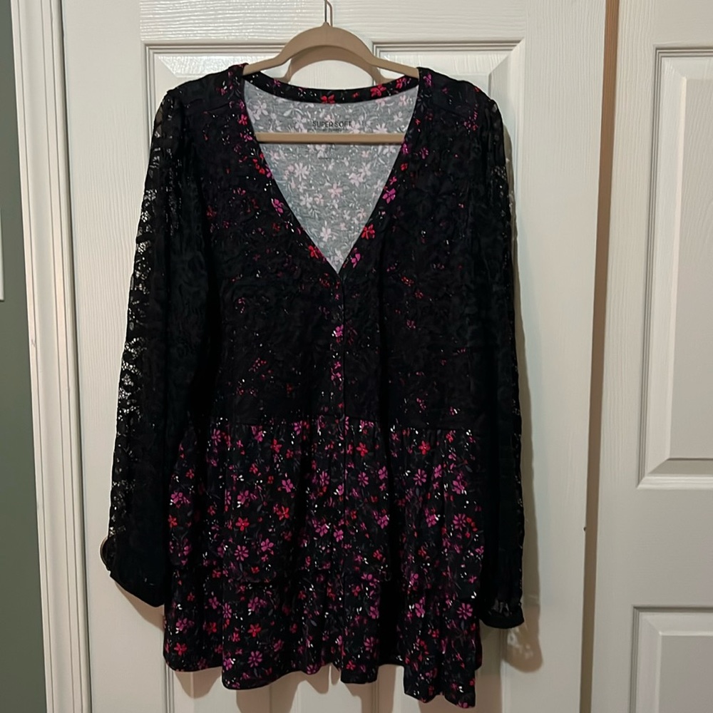 Torrid lace sleeve babydoll